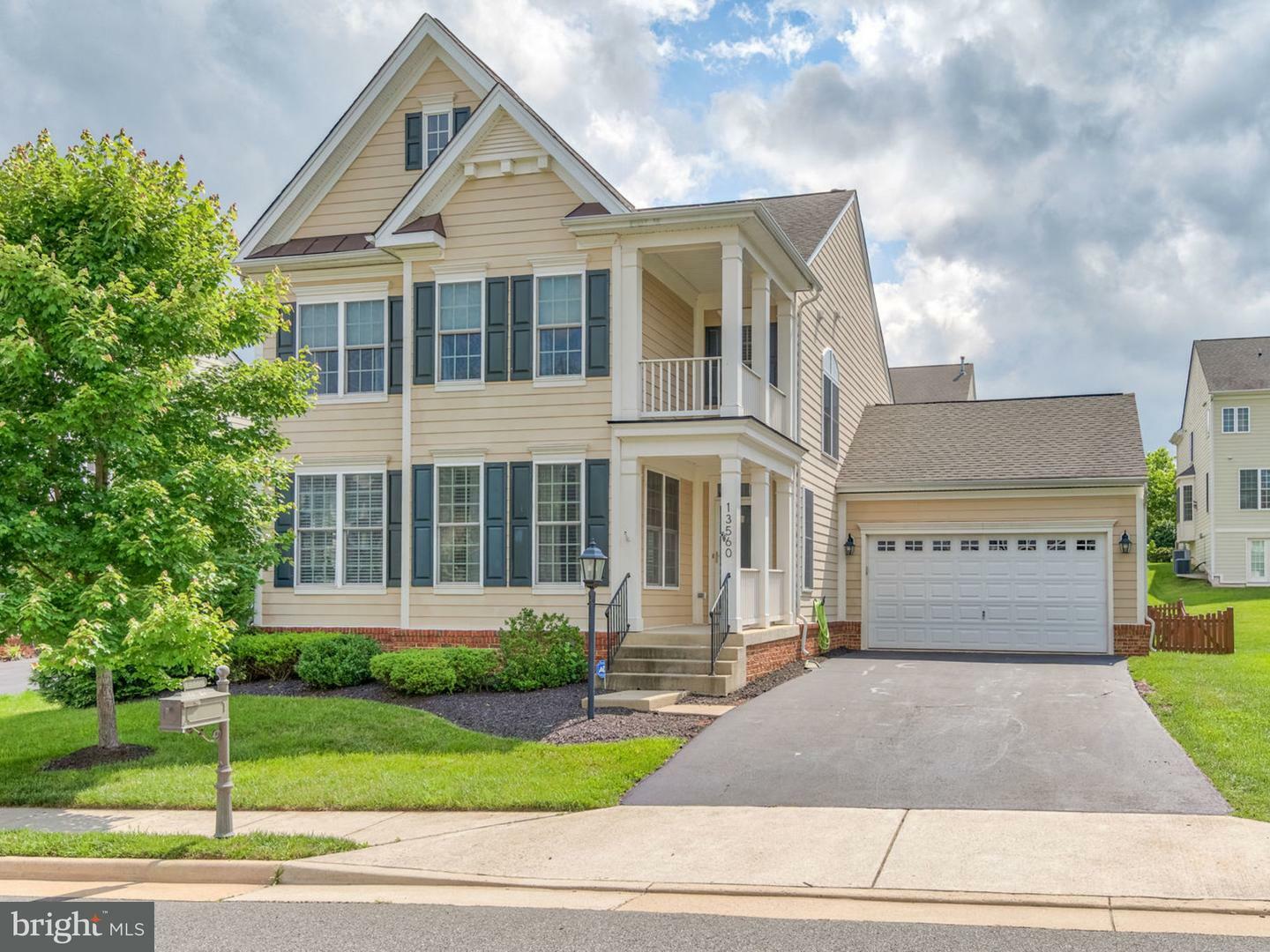 Property Photo:  13560 Arcadian Drive  VA 20176 