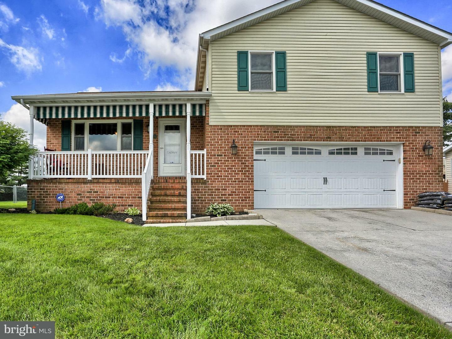 Property Photo:  70 Shoshone Drive  PA 17331 