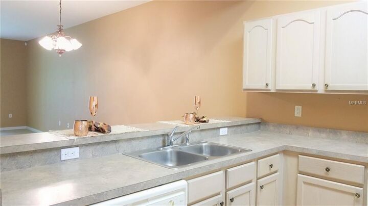 Property Photo:  5614 Cortina Lane  FL 34221 