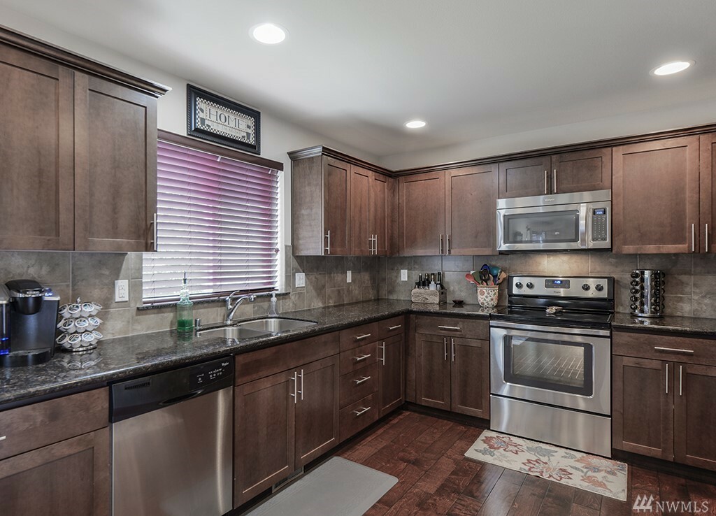 Property Photo: 6704 206th St Ct E WA 98387