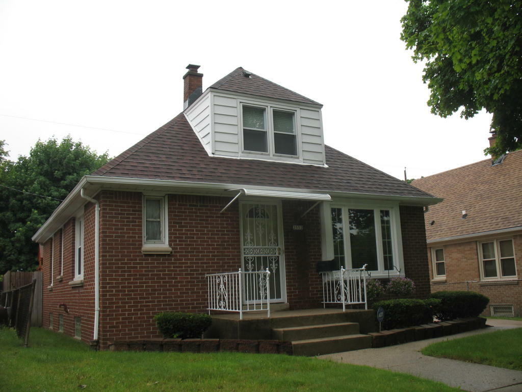 Property Photo:  2552 S 16th St  WI 53215 