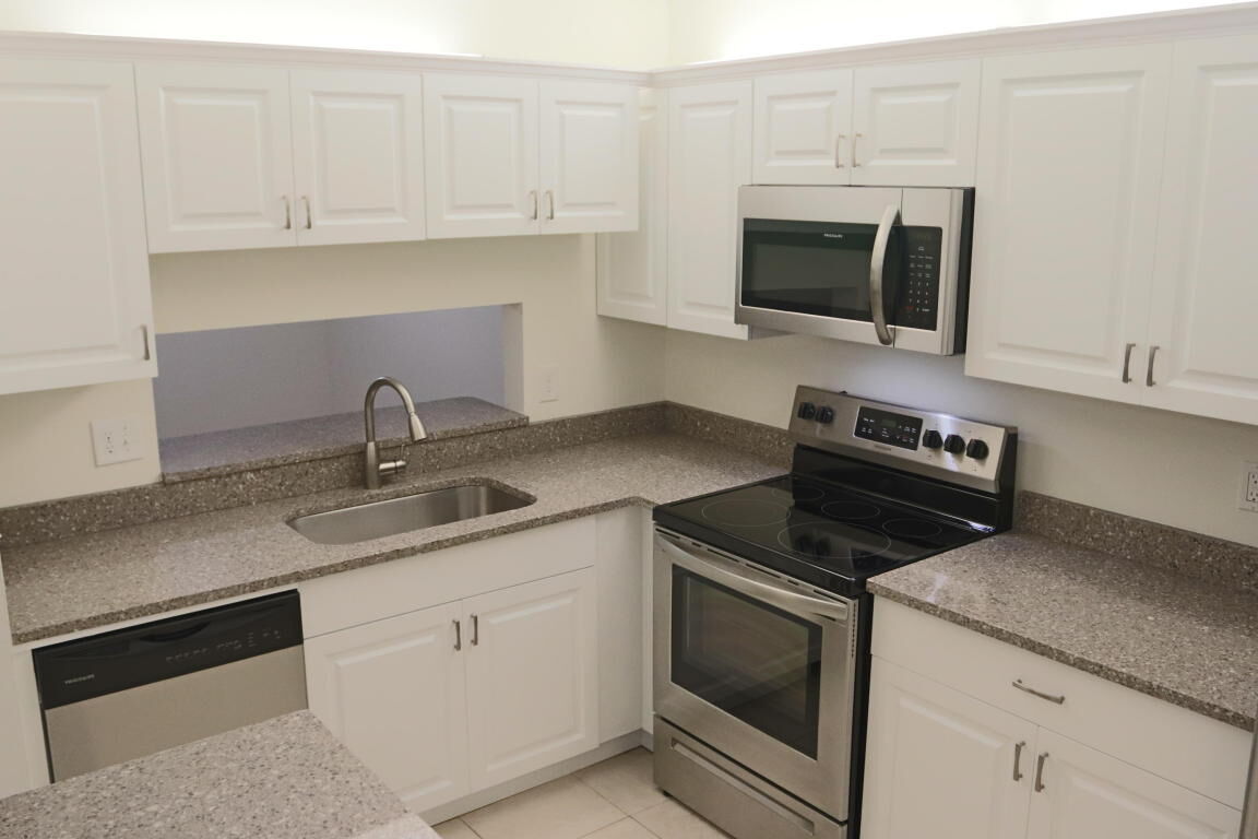 Property Photo:  6380 Chasewood Drive B  FL 33458 