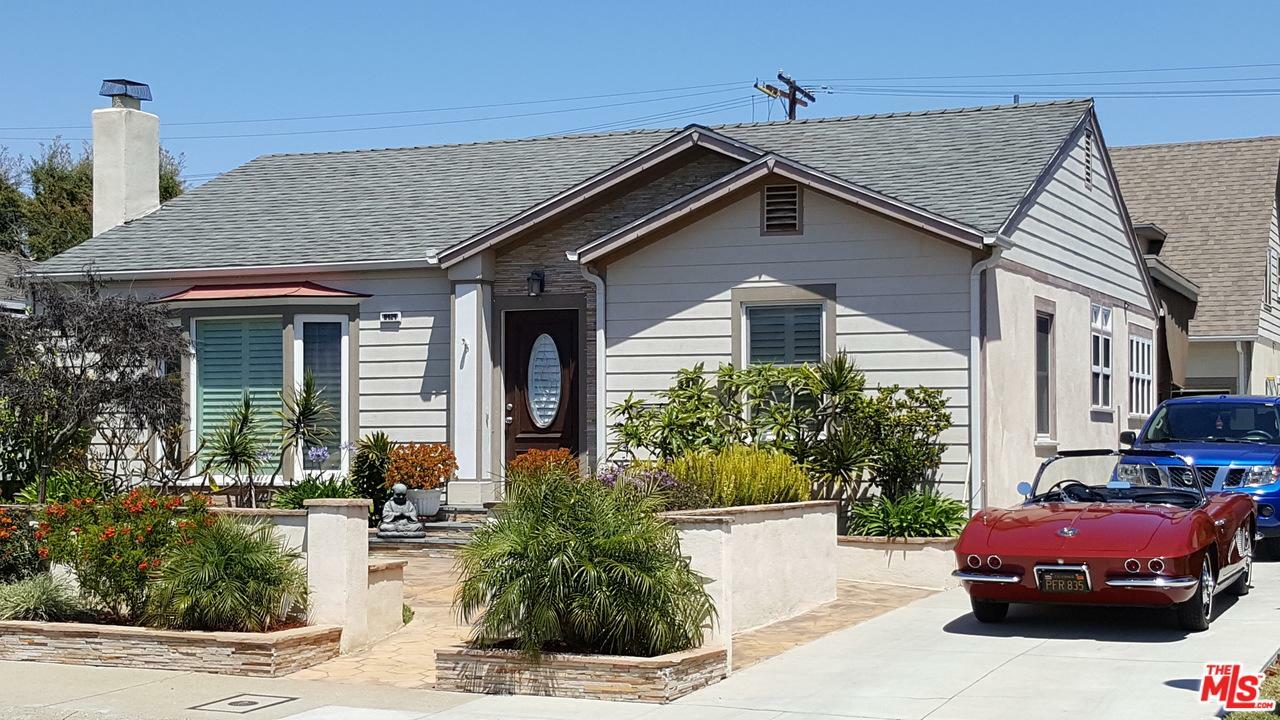 Property Photo:  8424 Naylor Ave  CA 90045 