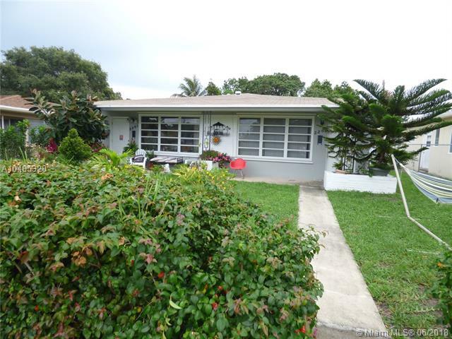 Property Photo: 2281 NE 173rd St FL 33160