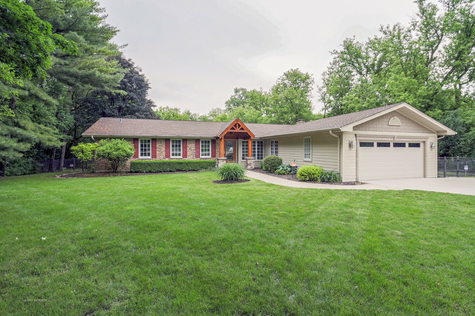 Property Photo: 94 Flint Drive IL 60010