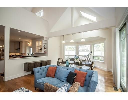 Property Photo:  27 Courtyard Pl 27  MA 02420 