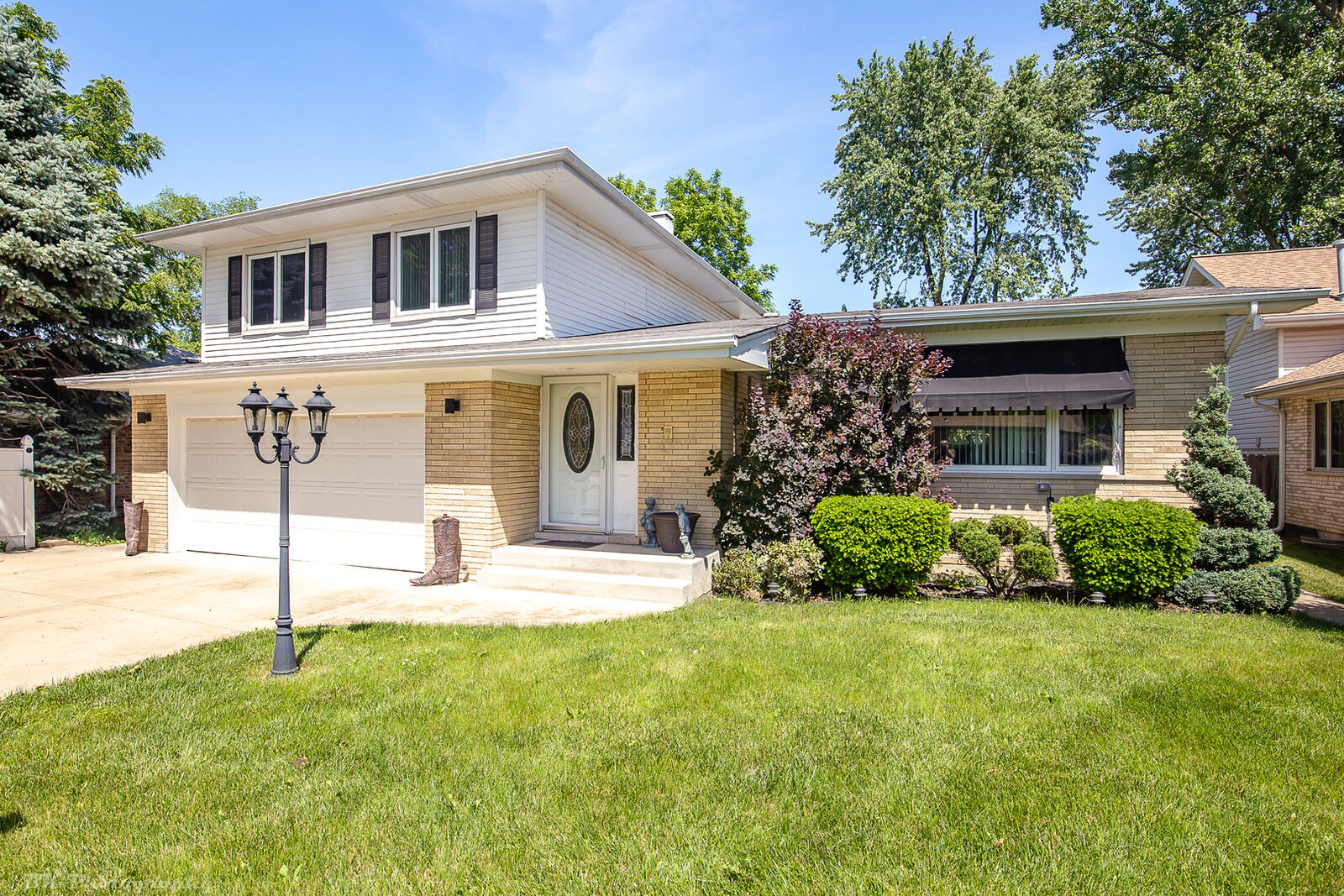 Property Photo: 9525 Menard Avenue IL 60453
