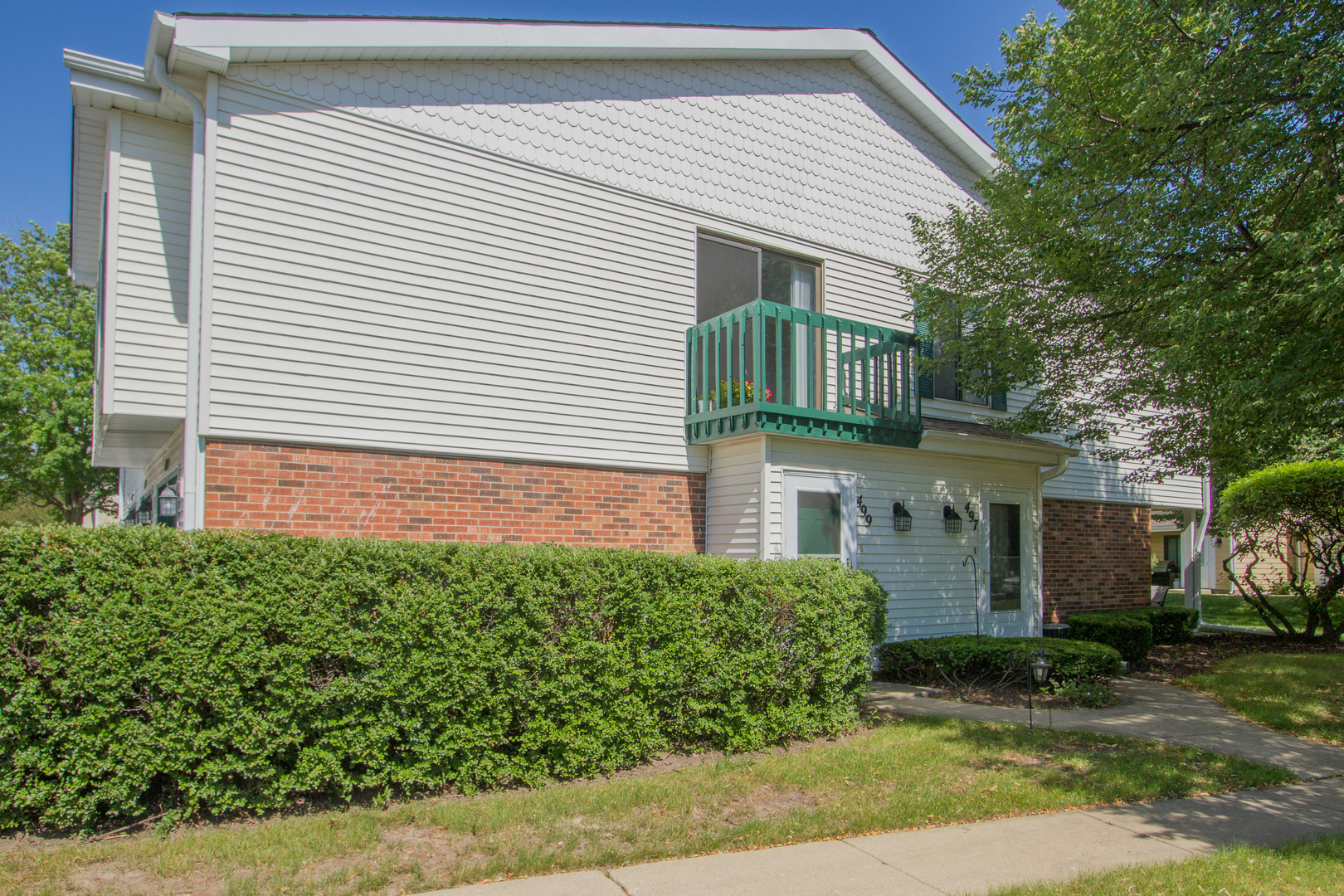 Property Photo:  499 Tyler Court 499  IL 60061 