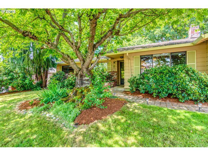 Property Photo:  15233 SE Duckey Ln  OR 97267 