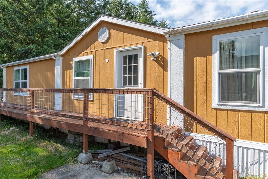 Property Photo:  700 N Reed St 23  WA 98284 