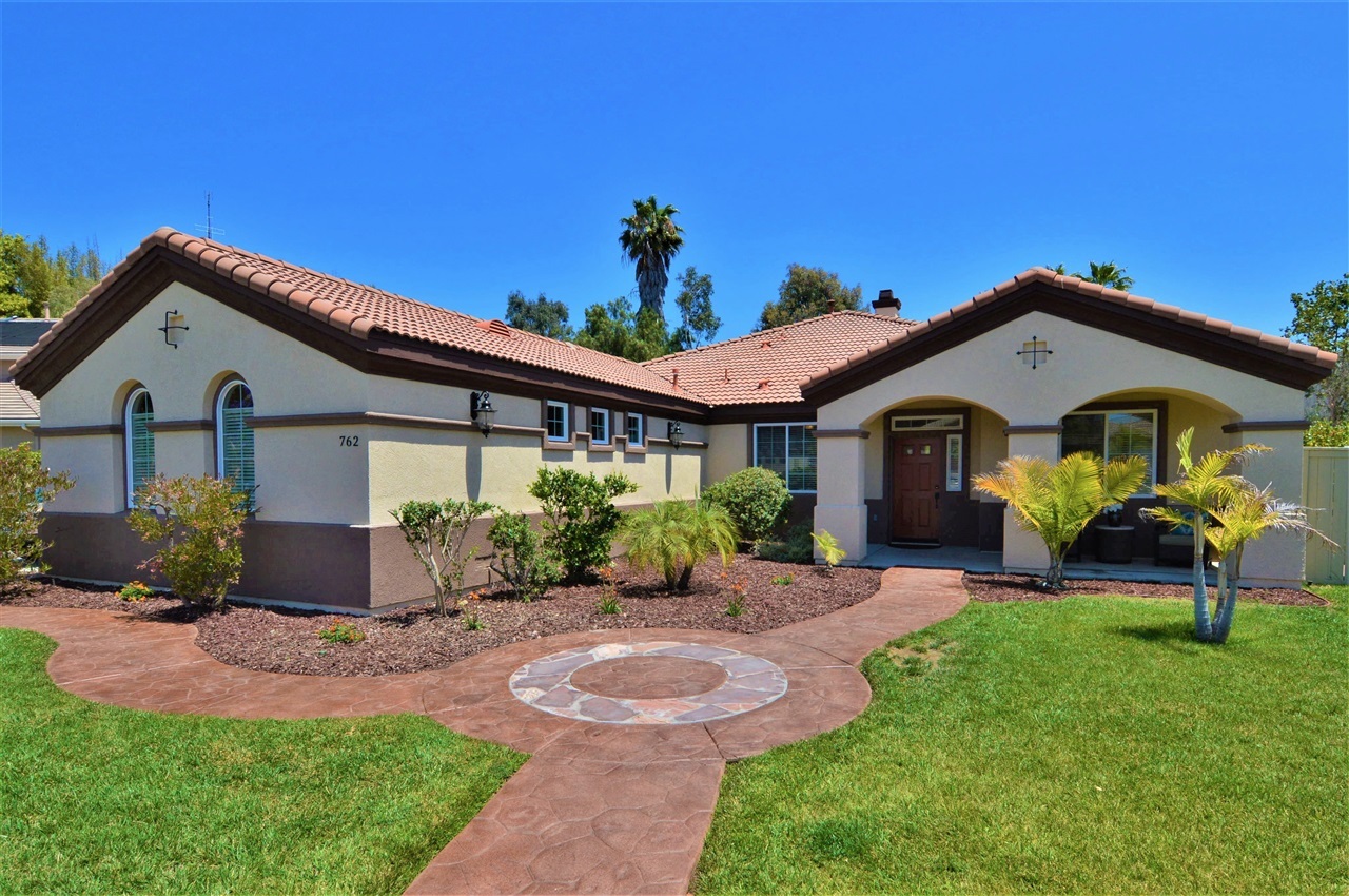 Property Photo:  762 Turtle Point Way  CA 92069 