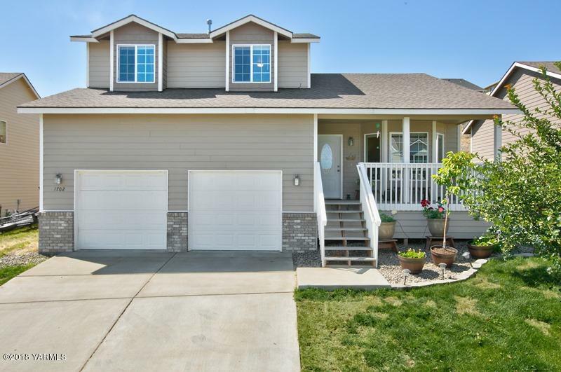 Property Photo:  1702 W Naches Ave  WA 98942 