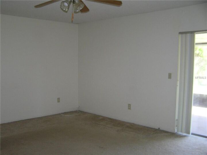 Property Photo: 3714 Sand Pebble Drive FL 33596