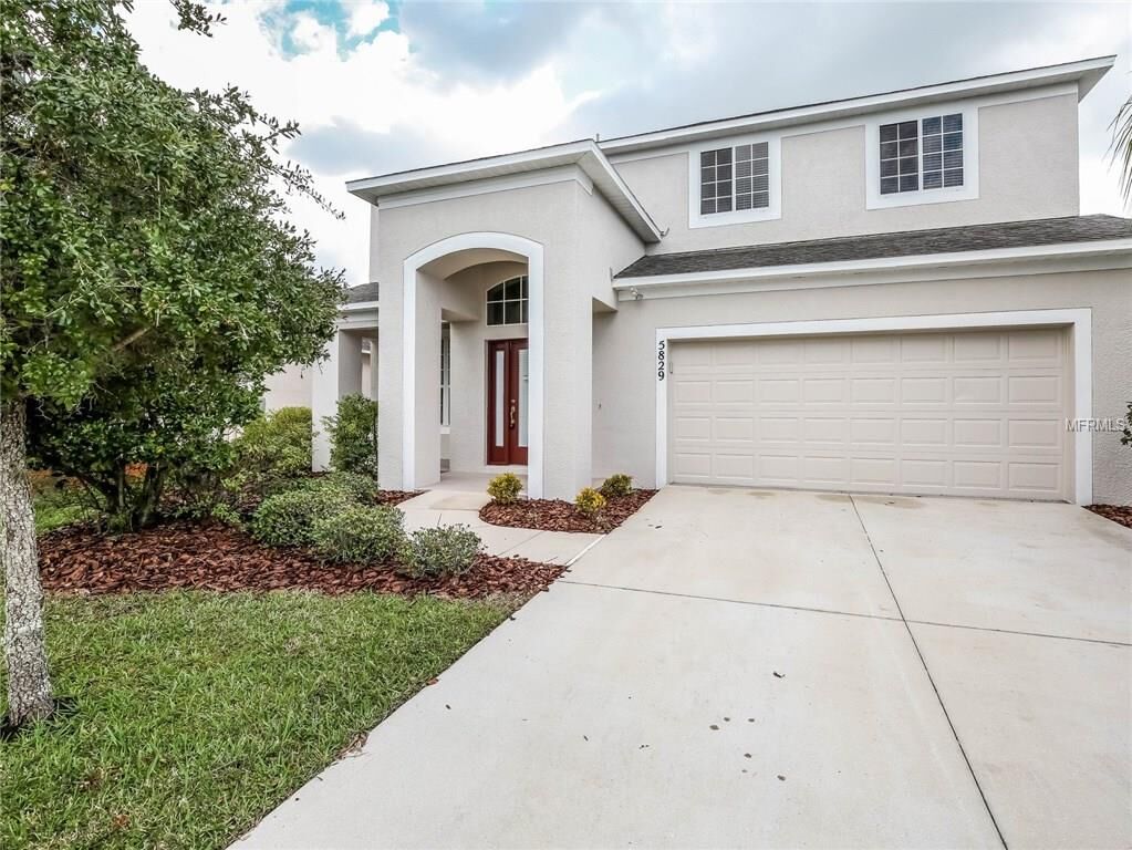 Property Photo:  