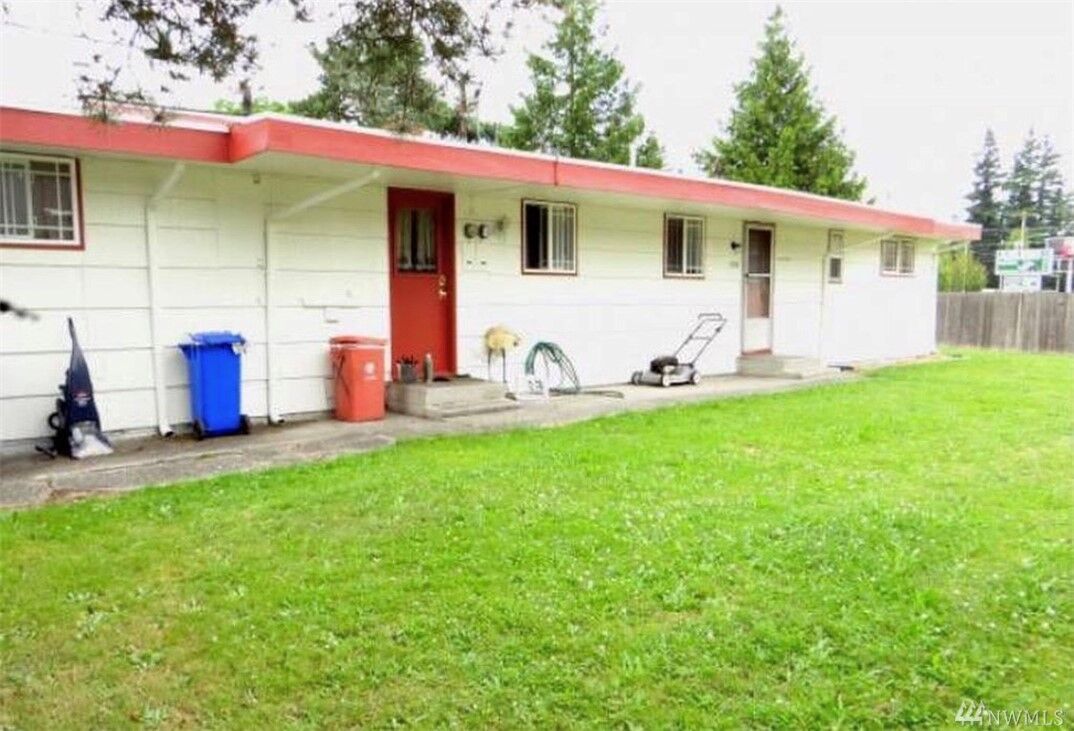 Property Photo:  6904  196th Street SW  WA 98036 
