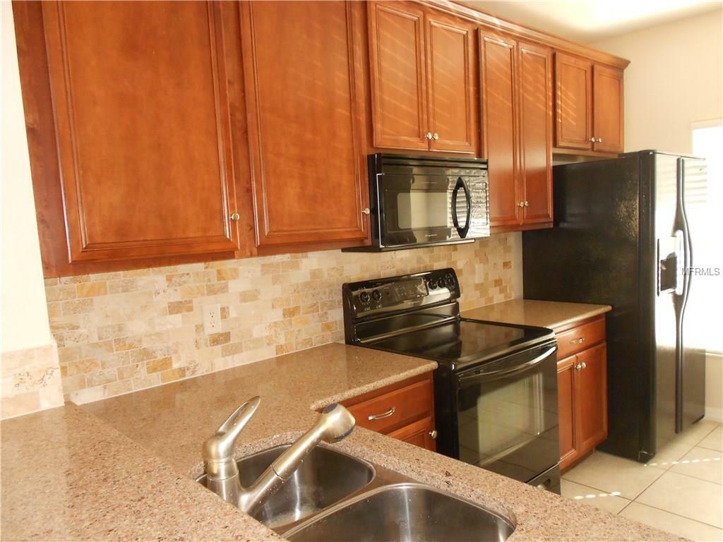 Property Photo: 8528 Brushleaf Way FL 33647