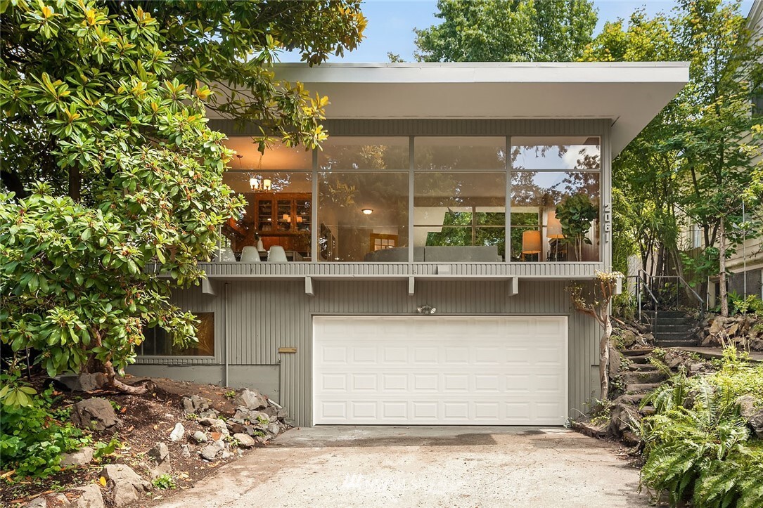 Property Photo: 2061 Interlaken Place E WA 98112