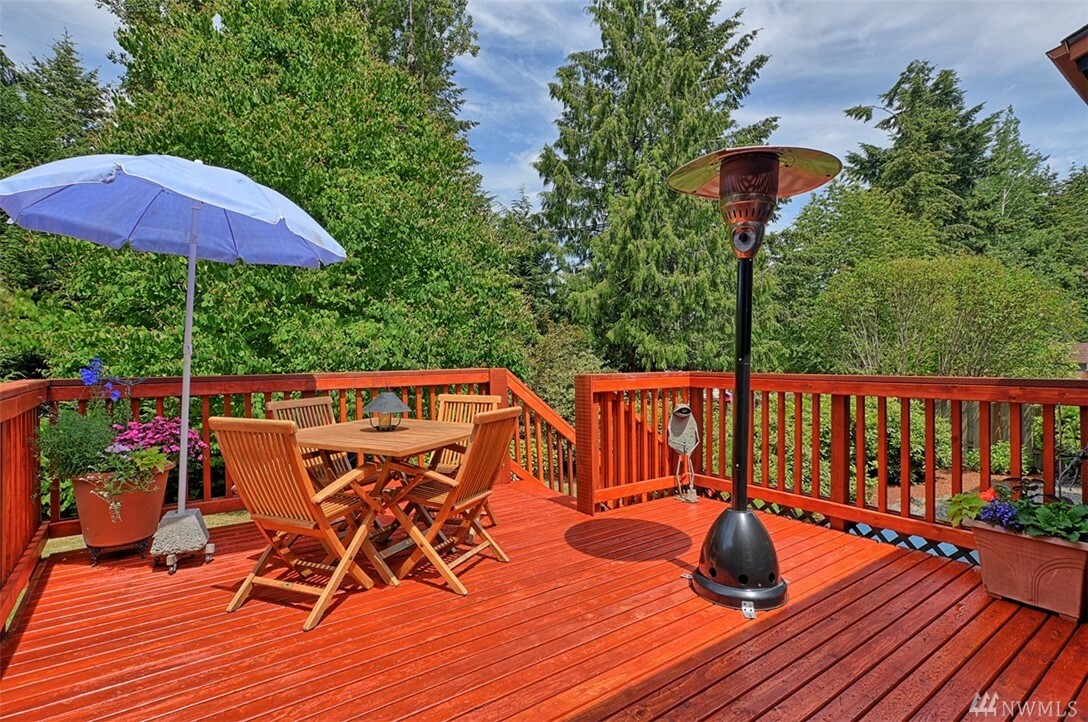 Property Photo:  6125 150th Place SW  WA 98026 