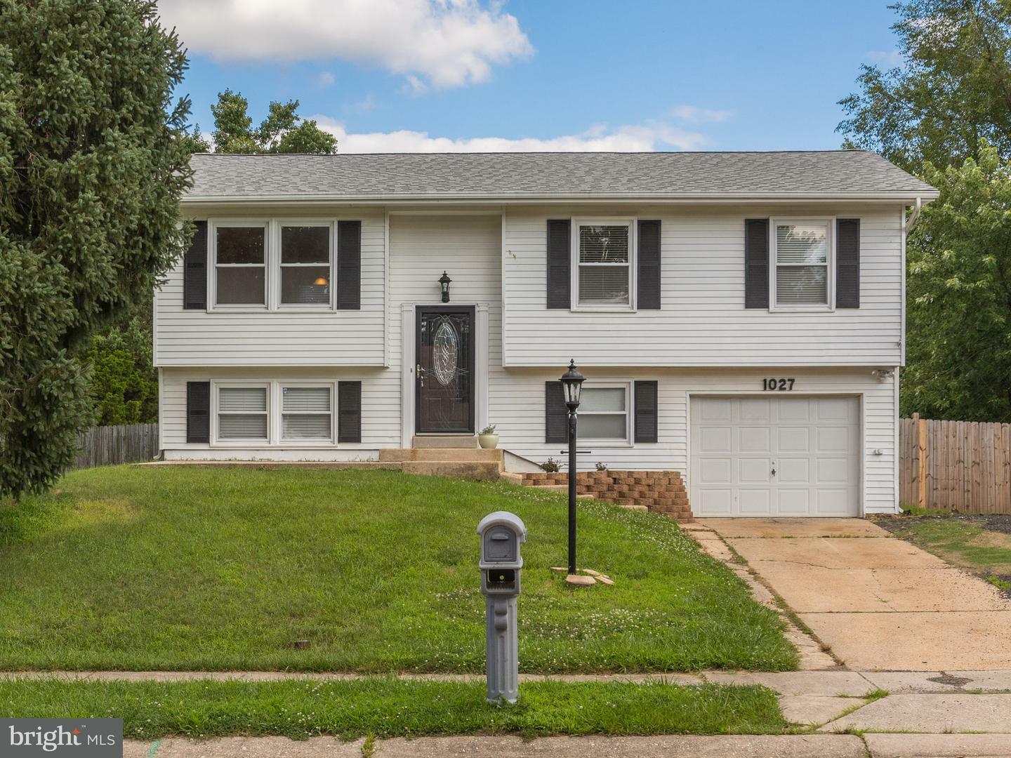 Property Photo:  1027 Floyd Avenue  MD 20602 