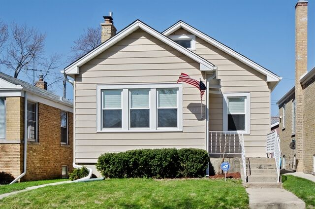 Property Photo:  5428 Newcastle Avenue  IL 60656 