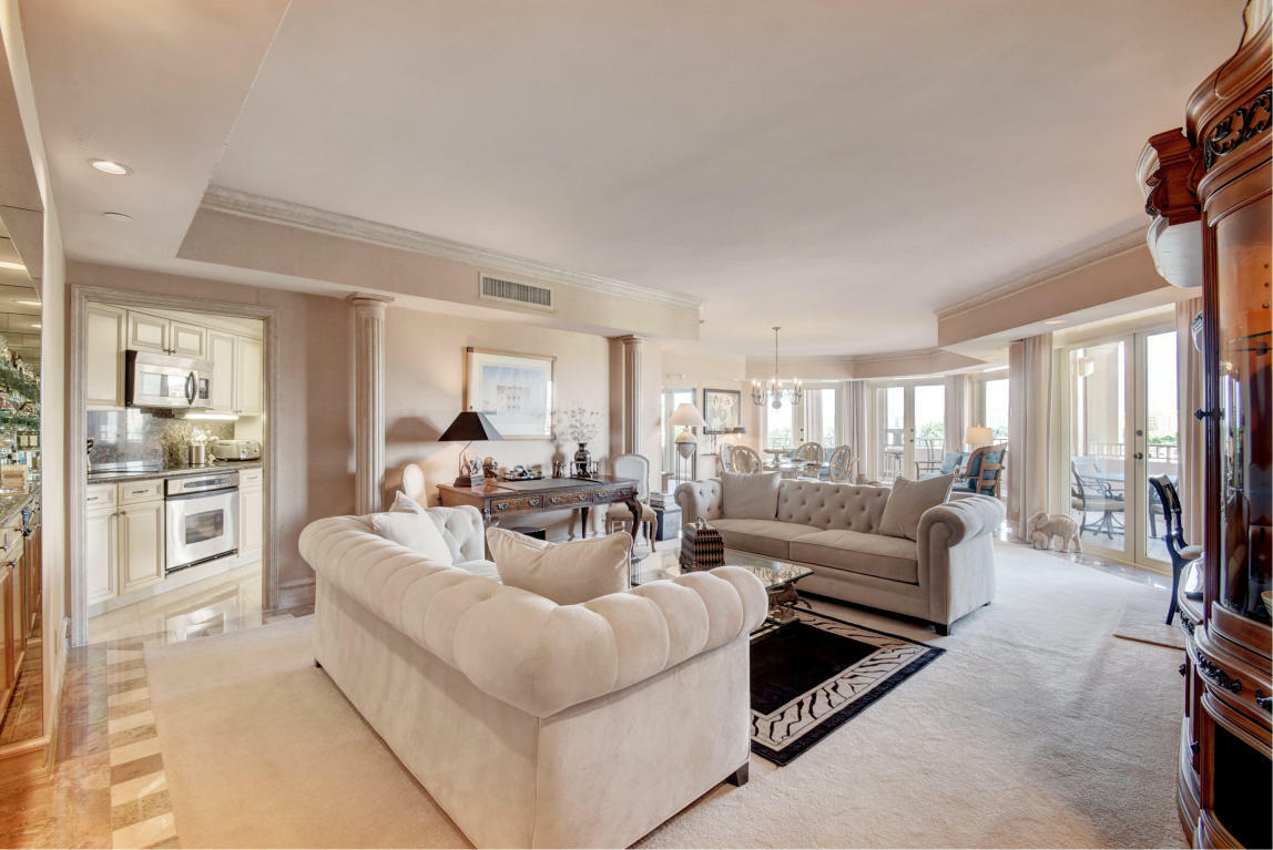 Property Photo: 300 SE 5th Avenue 6160 FL 33432