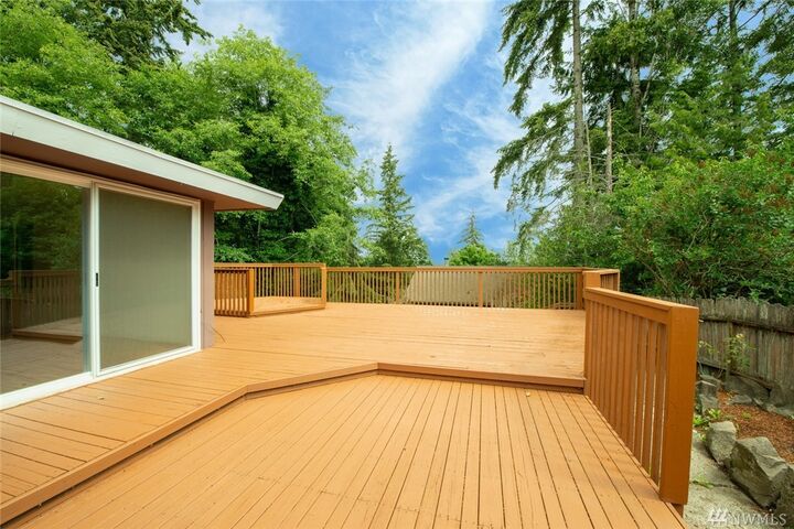 Property Photo: 2004 NE 177th St WA 98155