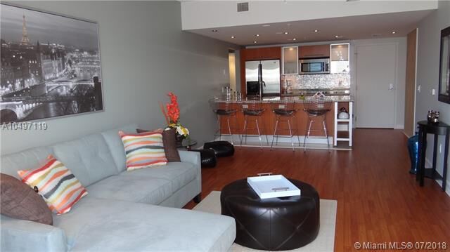 Property Photo:  185 SW 7th St 3907  FL 33130 