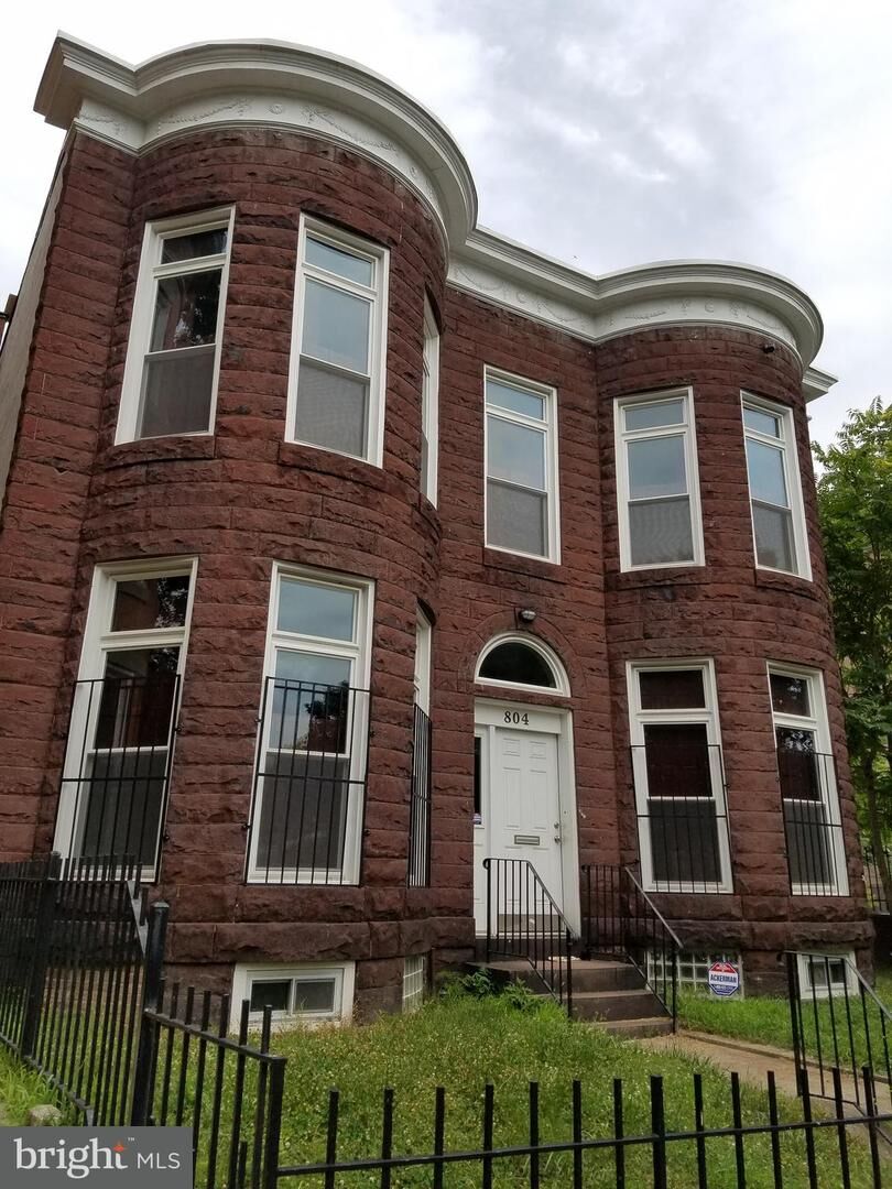 Property Photo:  804 Hollins Street 2nd Floor  MD 21201 