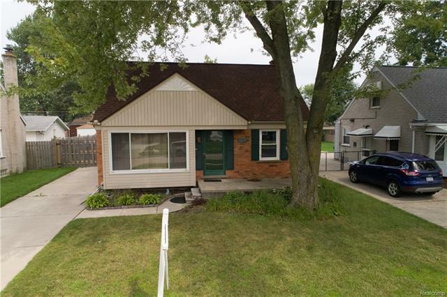 Property Photo:  22639 Rosedale Street  MI 48080 