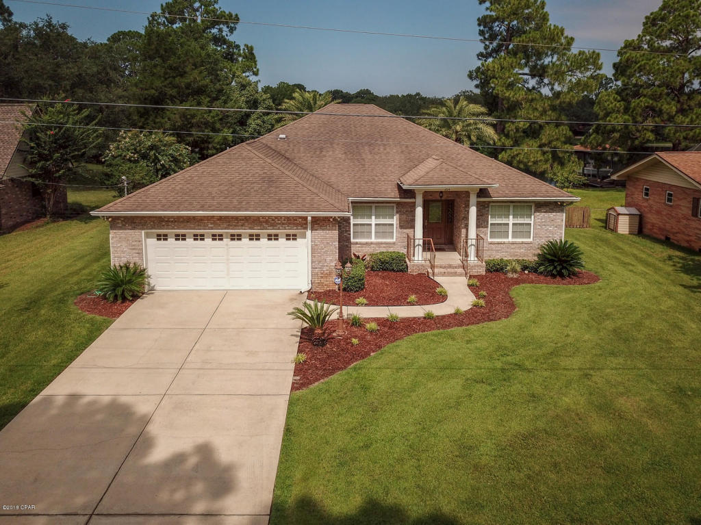 Property Photo: 204 Virginia Avenue FL 32444
