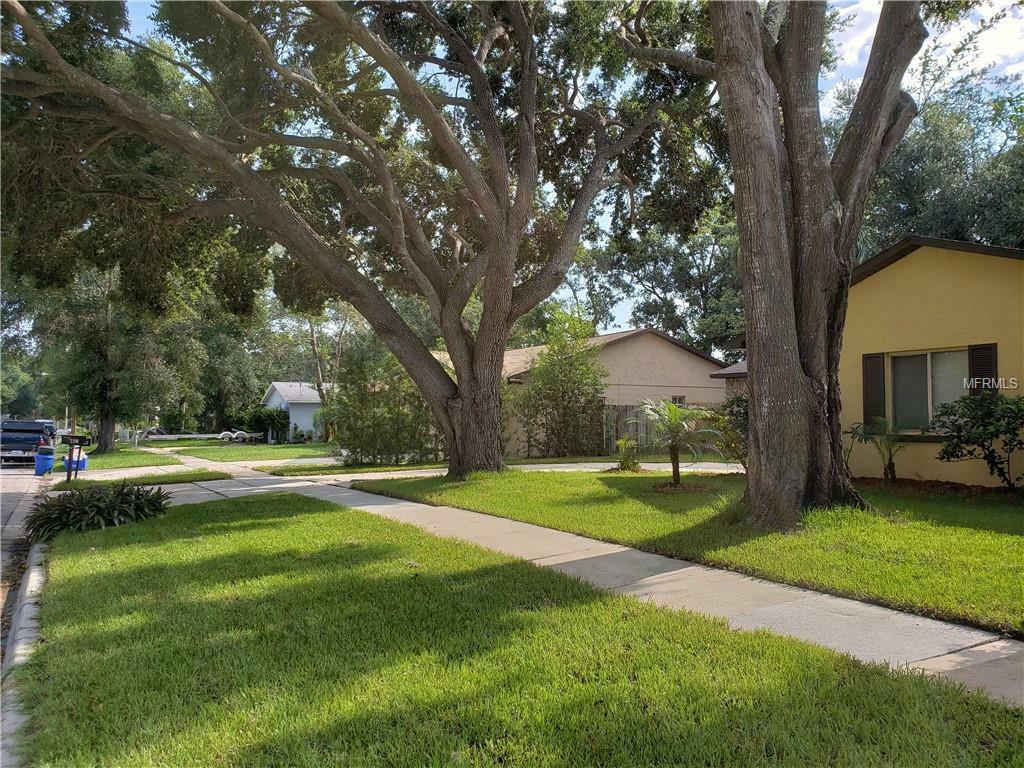Property Photo: 407 Springview Drive FL 32773