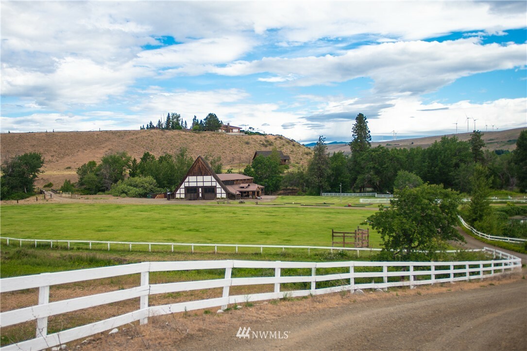 Property Photo:  1601 E Taneum Road  WA 98946 