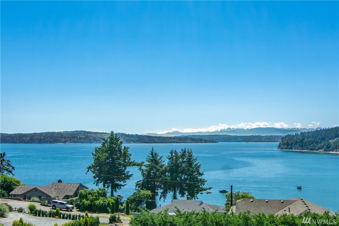 Property Photo:  2224 S Camano Dr  WA 98282 