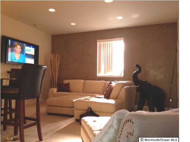 Property Photo:  315 Newark Avenue 2  NJ 07720 