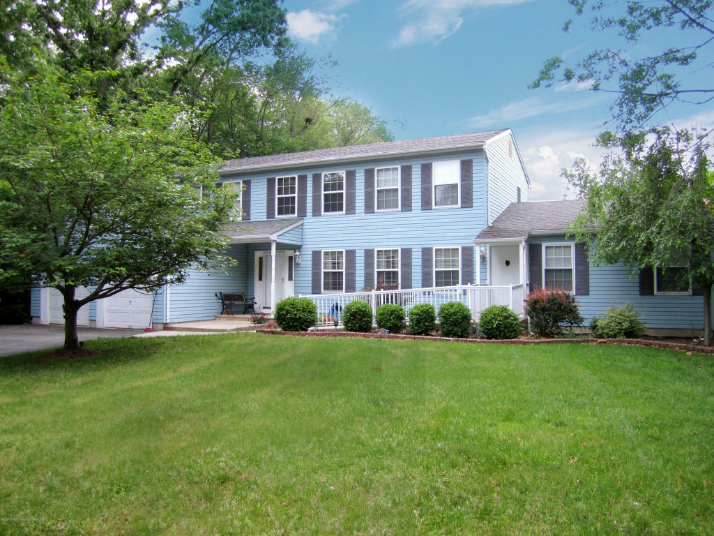 Property Photo:  15 Cedar Court  NJ 08527 