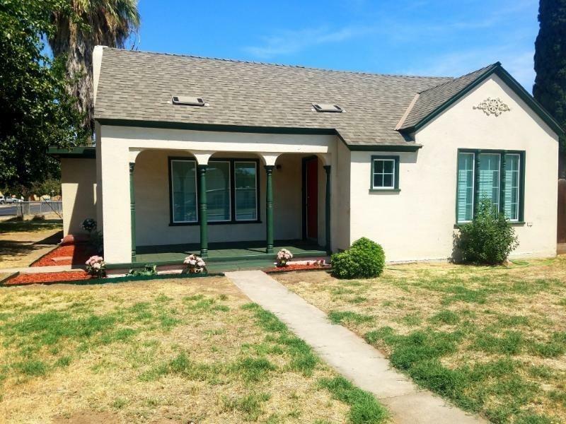 Property Photo:  202 S O Street  CA 93274 