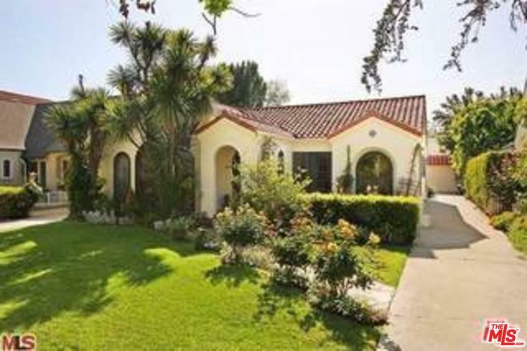 Property Photo:  131 N Citrus Ave  CA 90036 