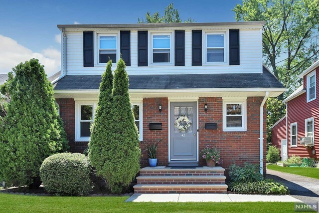 Property Photo:  42 Llewellyn Avenue  NJ 07506 