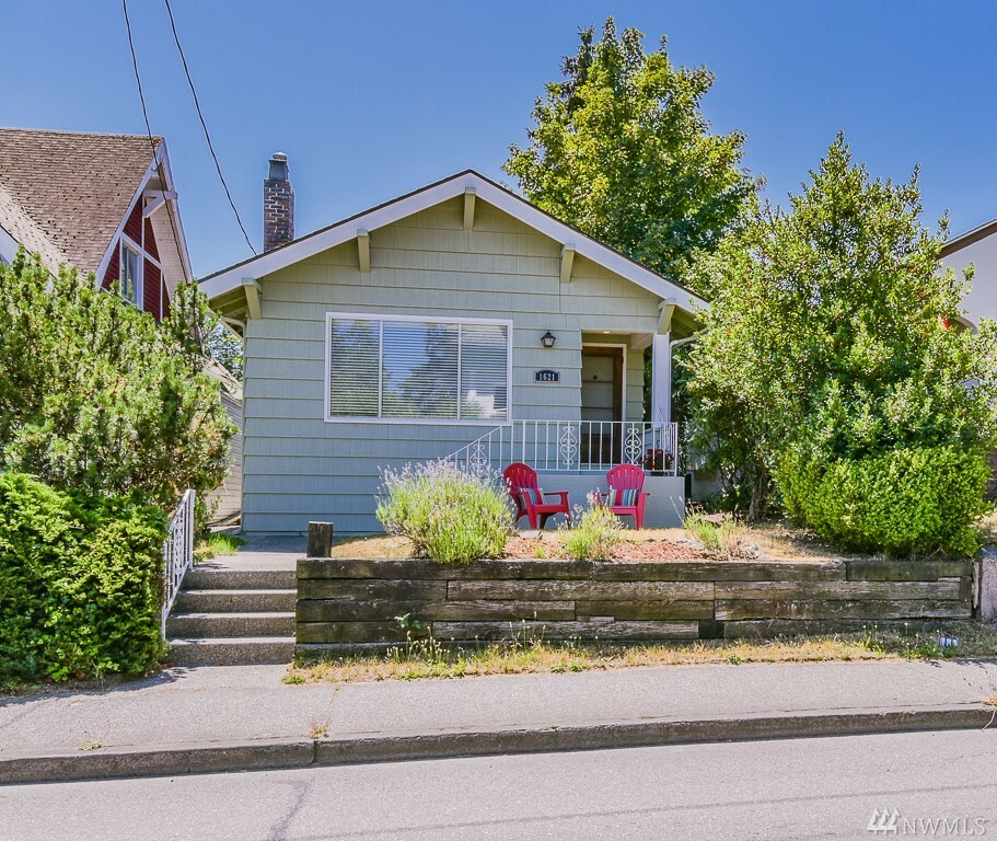 Property Photo:  1621 Burwell St  WA 98337 