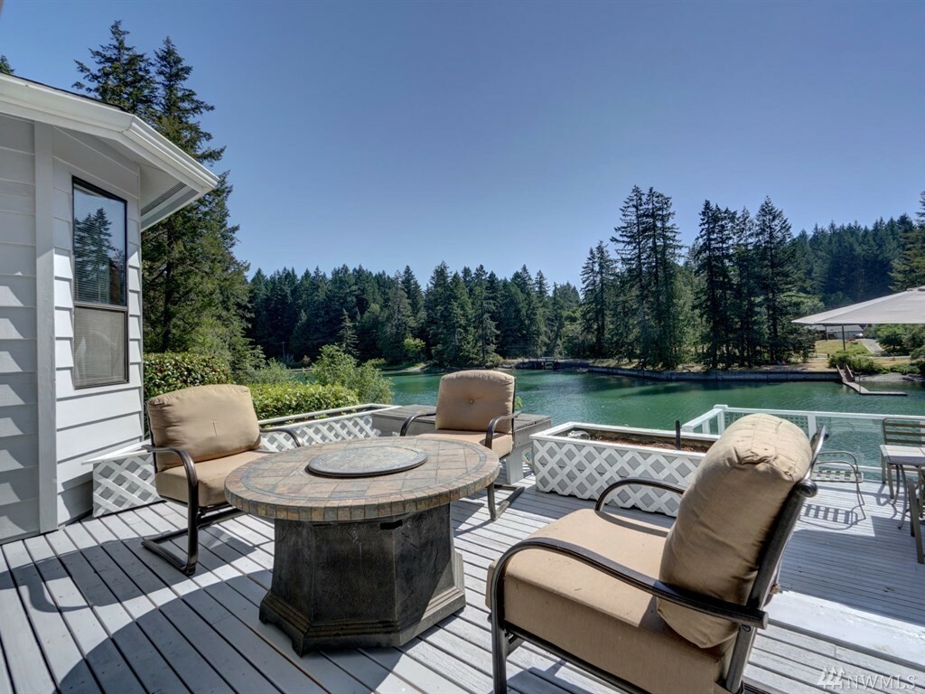Property Photo: 8915 90th Ave NW WA 98332