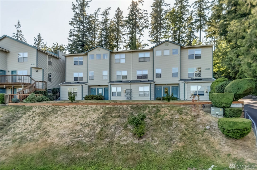 Property Photo: 808 20th St 205 WA 98225