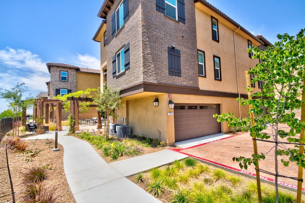 Property Photo: 405 Mission Villas CA 92069