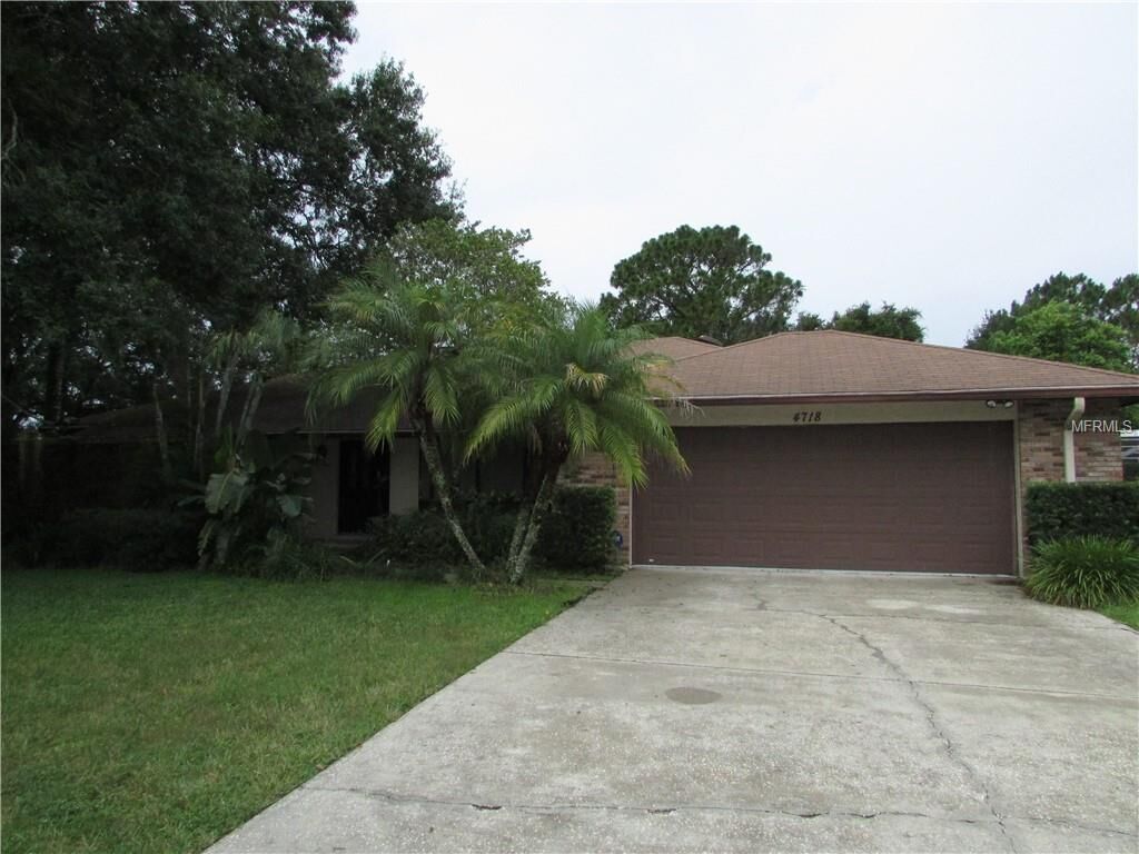 Property Photo:  4718 Windflower Circle  FL 33624 