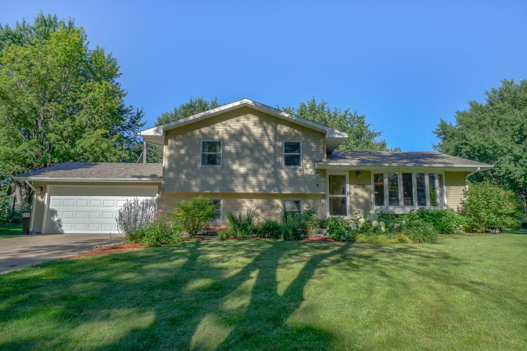 Property Photo:  4003 Crestwood Place  MN 55110 