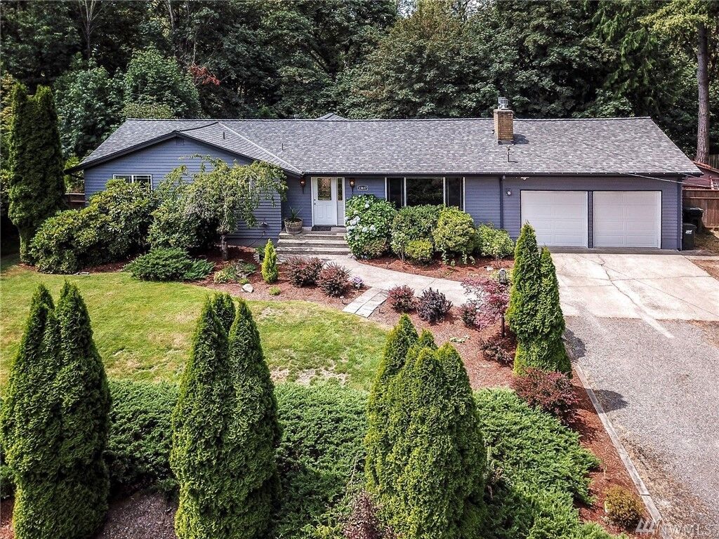 Property Photo: 13837 183rd Ave SE WA 98059