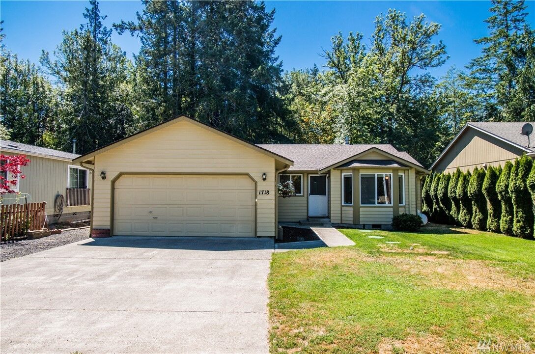 Property Photo:  1718 Island Dr NW  WA 98502 