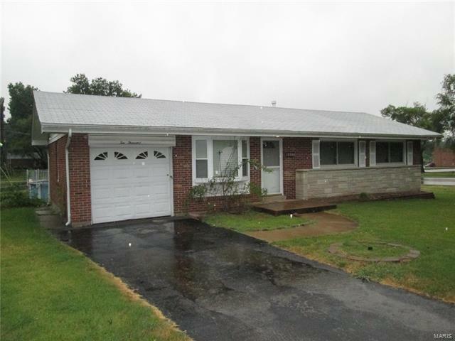Property Photo: 10000 Ashbrook Drive 63137