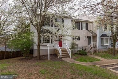 Property Photo:  24 Stonewall Court  VA 20117 