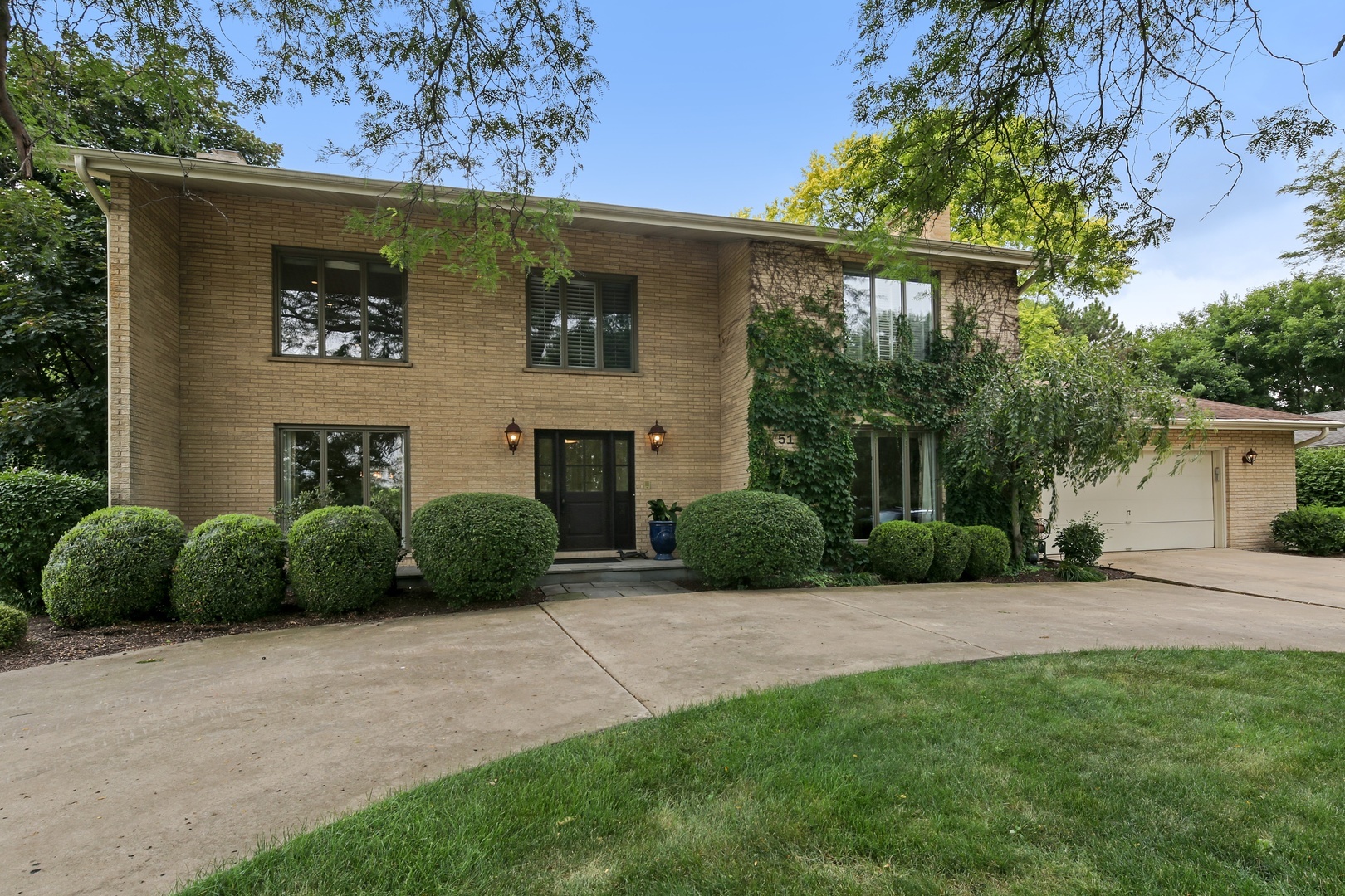 Property Photo:  51 Regent Drive  IL 60523 