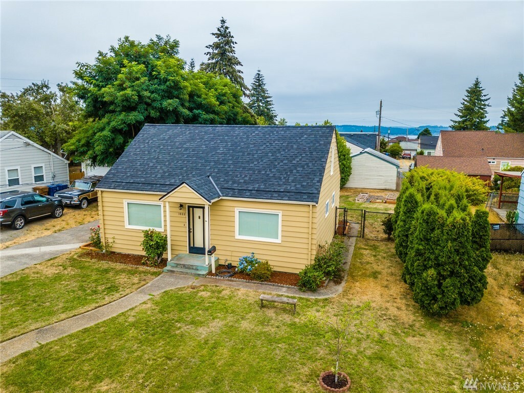 Property Photo:  1022 S Meyers St  WA 98465 